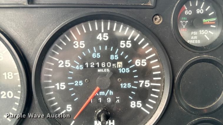 image for item EM2331 1994 Mack CH613 semi truck