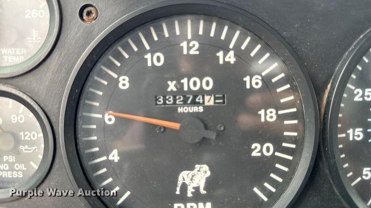 image for item EM2331 1994 Mack CH613 semi truck