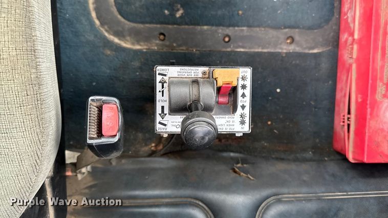 image for item EM2331 1994 Mack CH613 semi truck