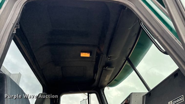 image for item EM2331 1994 Mack CH613 semi truck