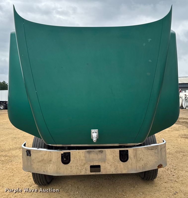 image for item EM2331 1994 Mack CH613 semi truck