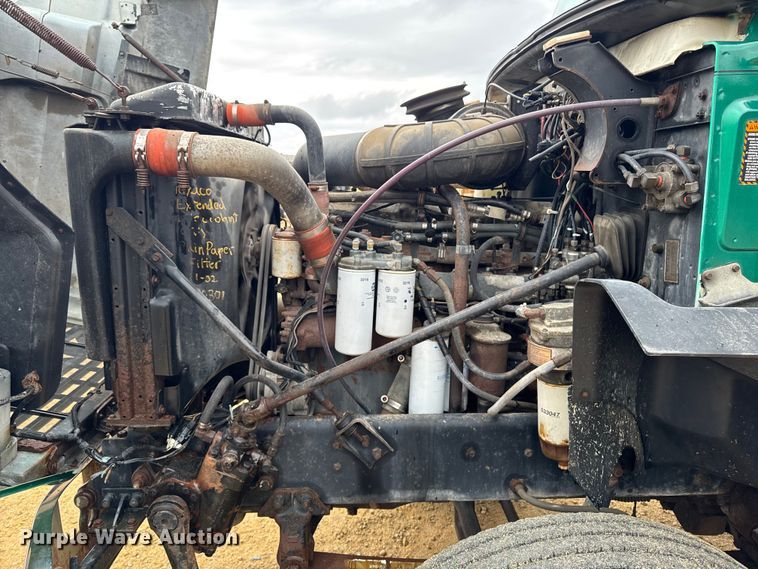 image for item EM2331 1994 Mack CH613 semi truck