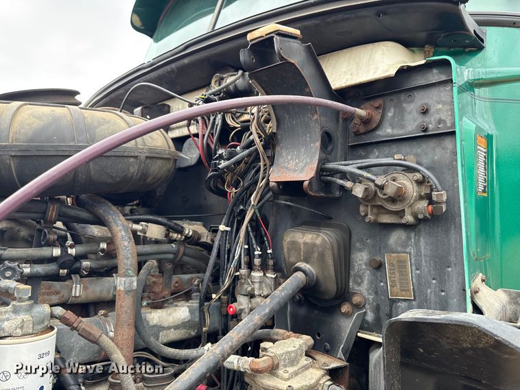 image for item EM2331 1994 Mack CH613 semi truck