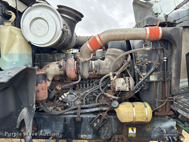 image for item EM2331 1994 Mack CH613 semi truck