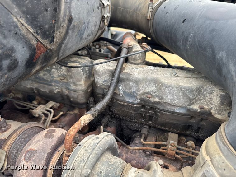 image for item EM2331 1994 Mack CH613 semi truck