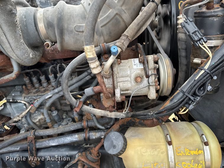 image for item EM2331 1994 Mack CH613 semi truck