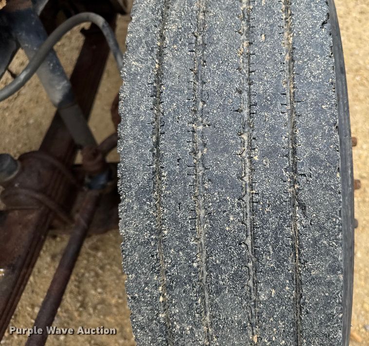 image for item EM2331 1994 Mack CH613 semi truck