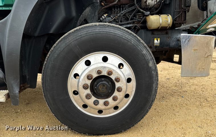 image for item EM2331 1994 Mack CH613 semi truck