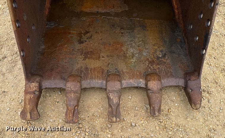 image for item EM2340 2002 Case CX160 excavator