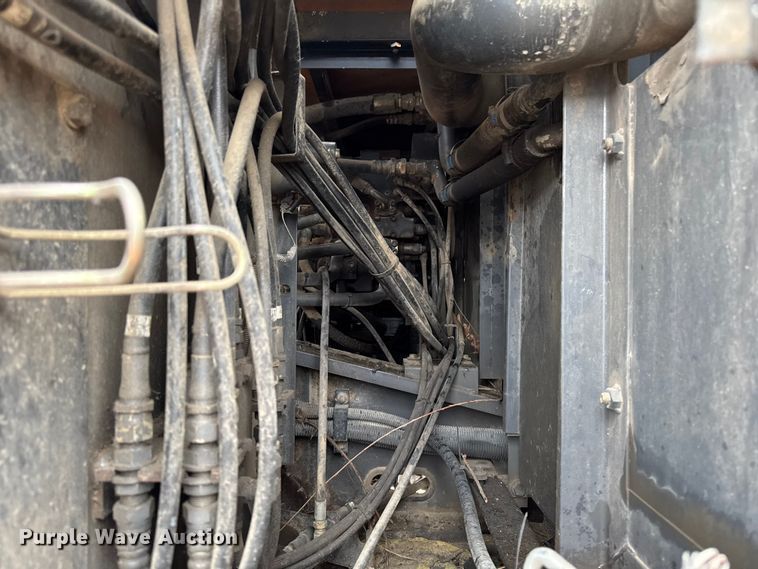 image for item EM2340 2002 Case CX160 excavator