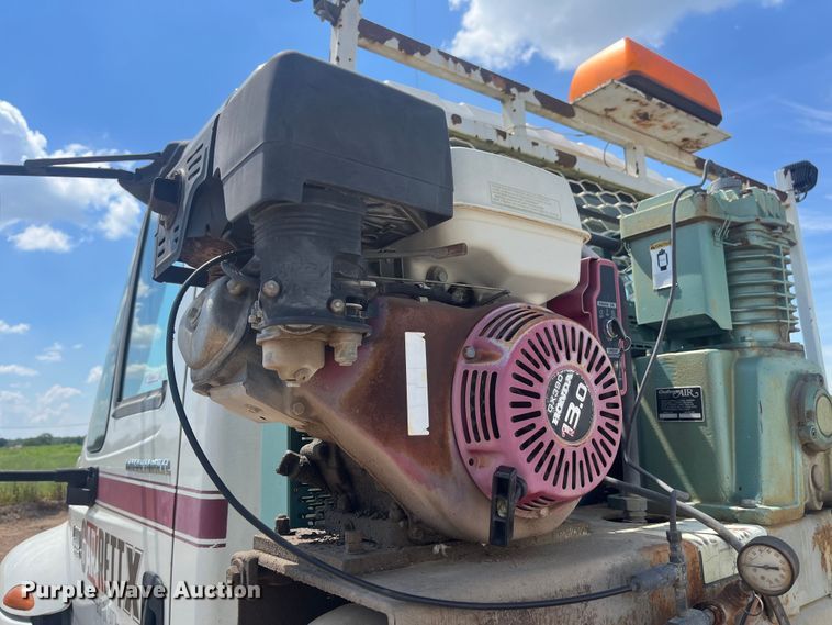 image for item EN5521 2007 International 4300 utility / service truck