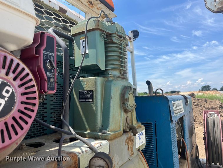 image for item EN5521 2007 International 4300 utility / service truck