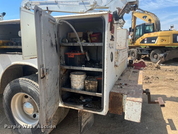 image for item EN5521 2007 International 4300 utility / service truck