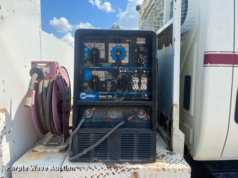 image for item EN5521 2007 International 4300 utility / service truck