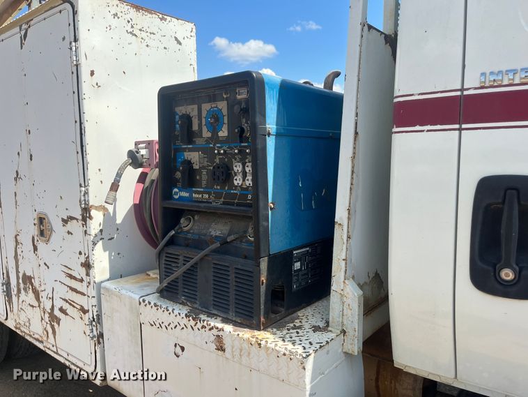 image for item EN5521 2007 International 4300 utility / service truck