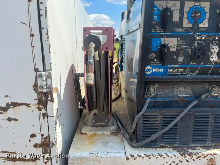 image for item EN5521 2007 International 4300 utility / service truck