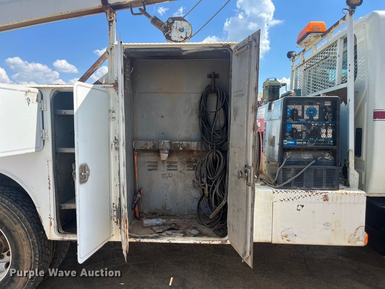 image for item EN5521 2007 International 4300 utility / service truck