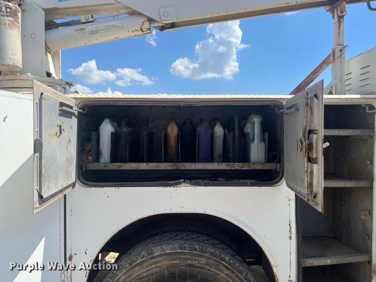 image for item EN5521 2007 International 4300 utility / service truck