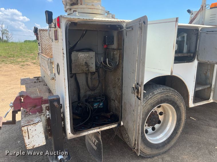 image for item EN5521 2007 International 4300 utility / service truck