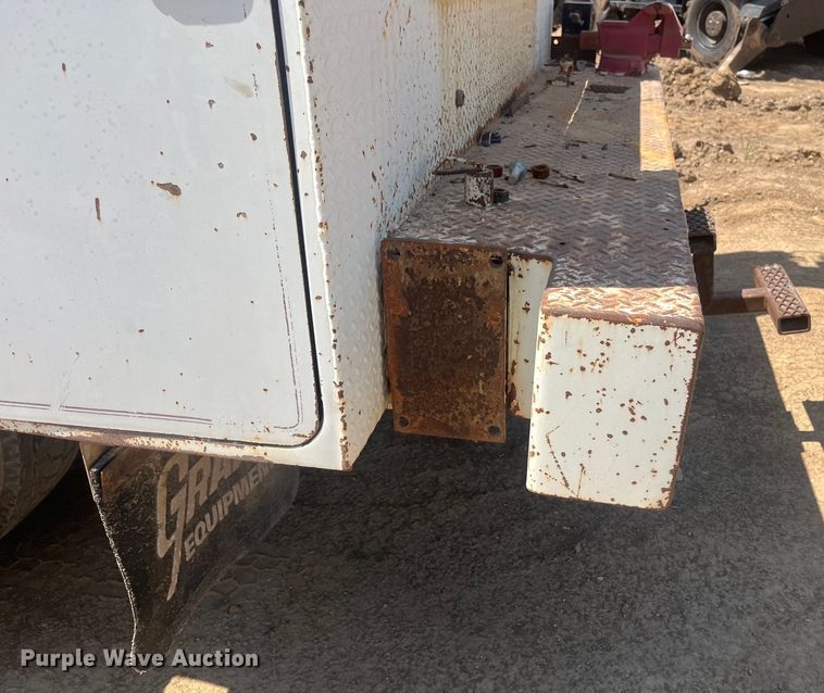 image for item EN5521 2007 International 4300 utility / service truck