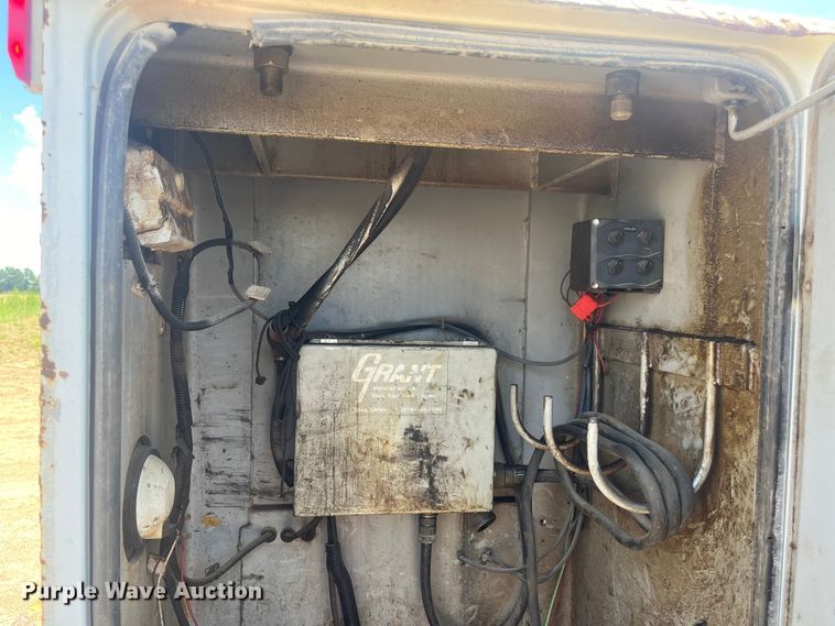 image for item EN5521 2007 International 4300 utility / service truck