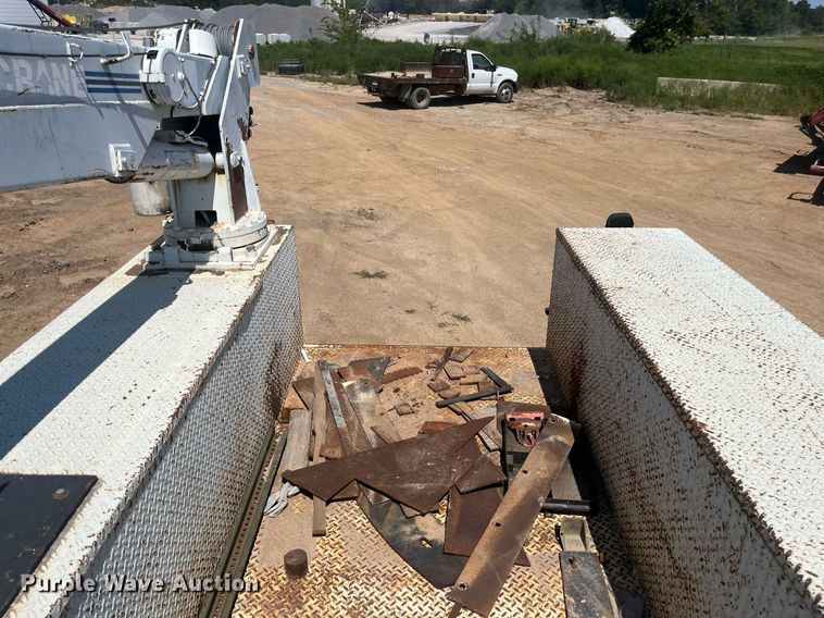 image for item EN5521 2007 International 4300 utility / service truck