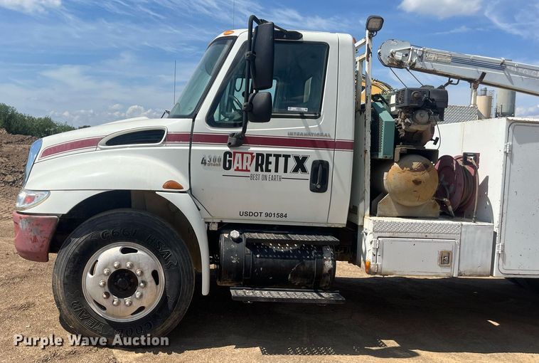 image for item EN5521 2007 International 4300 utility / service truck