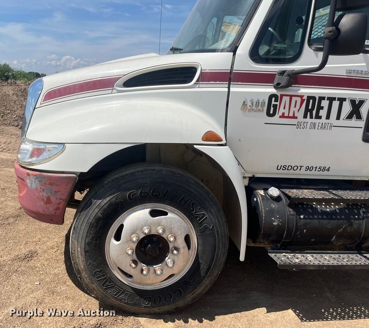 image for item EN5521 2007 International 4300 utility / service truck