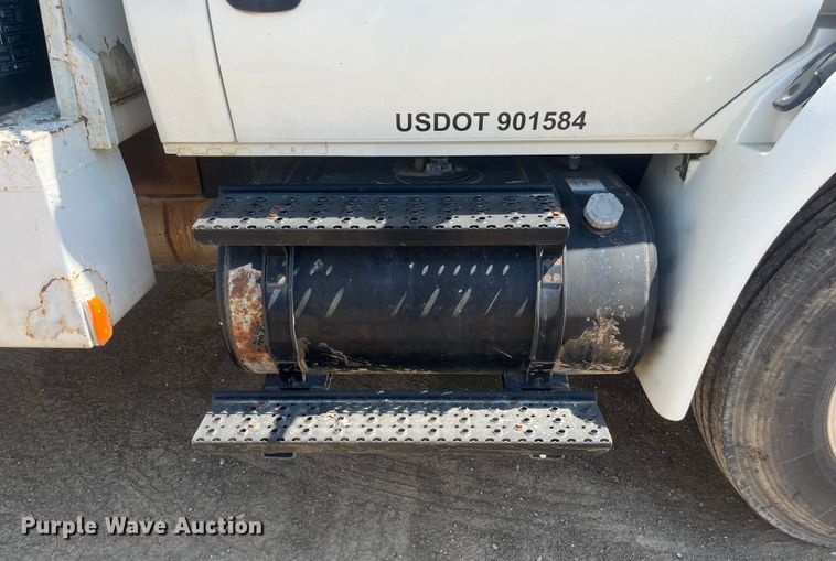 image for item EN5521 2007 International 4300 utility / service truck