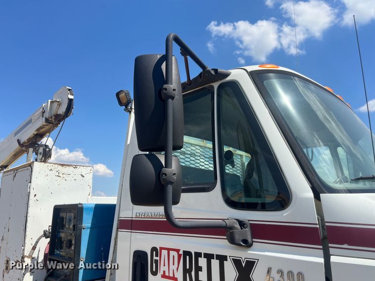 image for item EN5521 2007 International 4300 utility / service truck