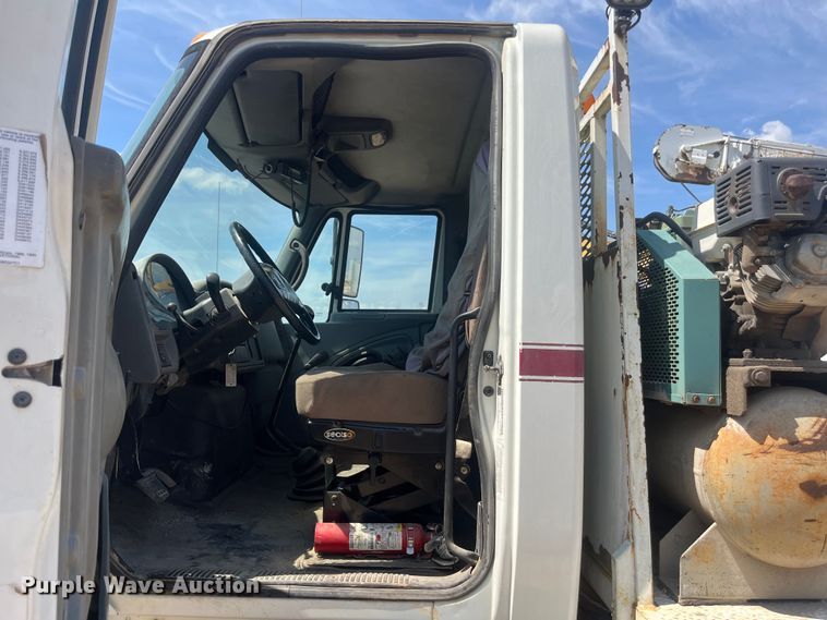 image for item EN5521 2007 International 4300 utility / service truck