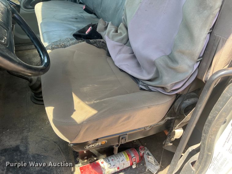 image for item EN5521 2007 International 4300 utility / service truck