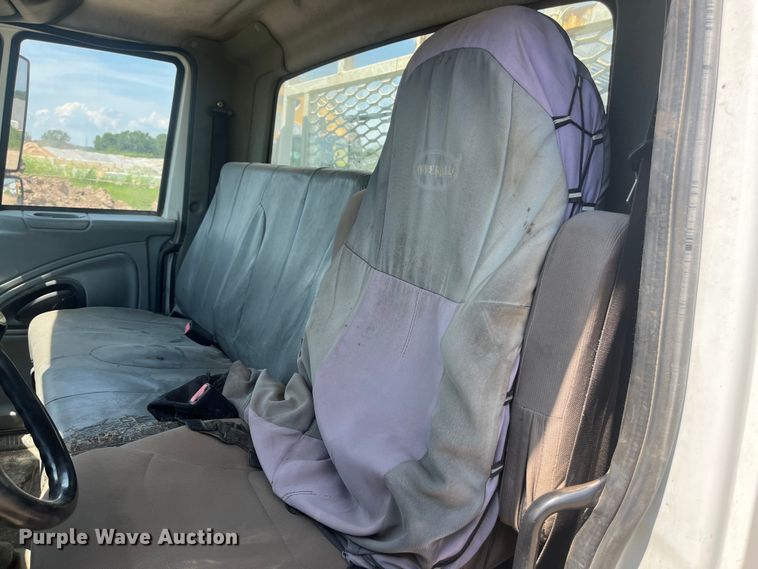 image for item EN5521 2007 International 4300 utility / service truck