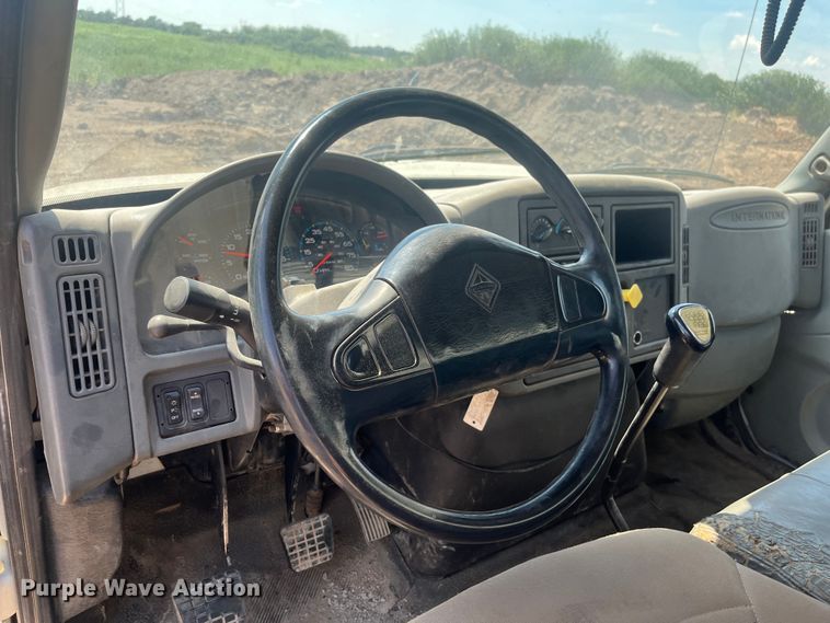 image for item EN5521 2007 International 4300 utility / service truck