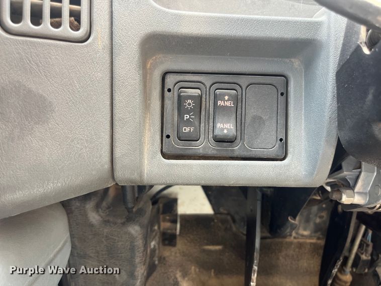 image for item EN5521 2007 International 4300 utility / service truck