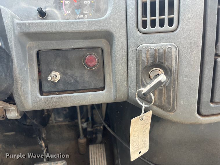 image for item EN5521 2007 International 4300 utility / service truck