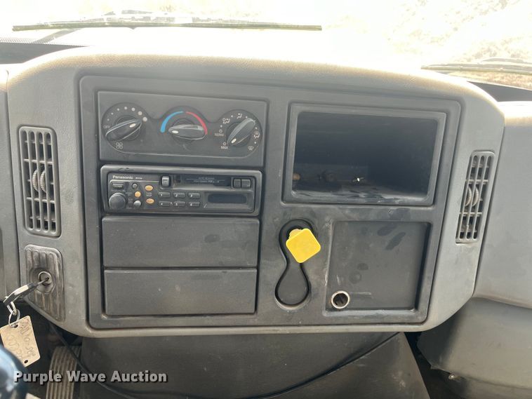 image for item EN5521 2007 International 4300 utility / service truck