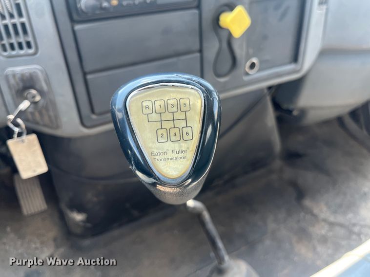 image for item EN5521 2007 International 4300 utility / service truck