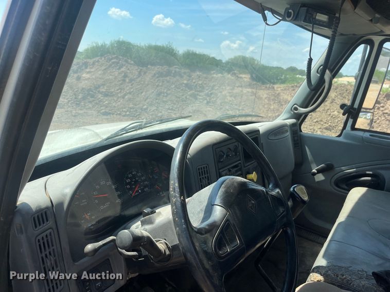 image for item EN5521 2007 International 4300 utility / service truck