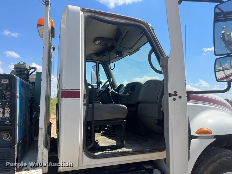 image for item EN5521 2007 International 4300 utility / service truck