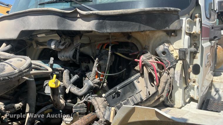 image for item EN5521 2007 International 4300 utility / service truck