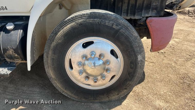 image for item EN5521 2007 International 4300 utility / service truck