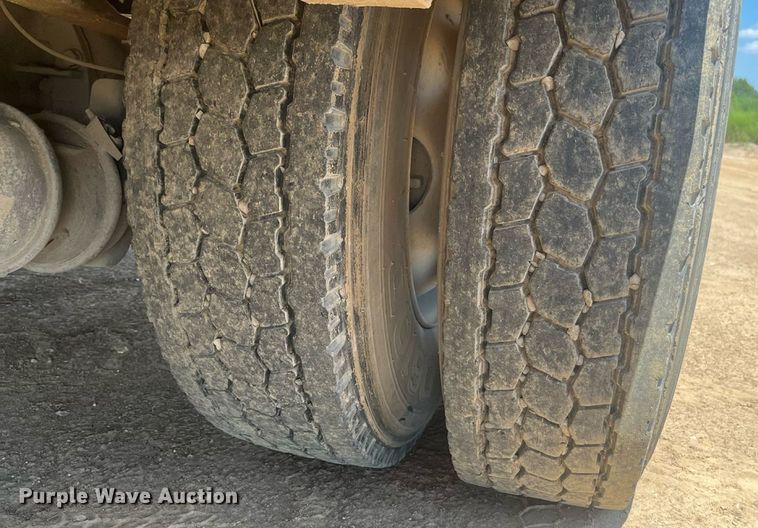 image for item EN5521 2007 International 4300 utility / service truck