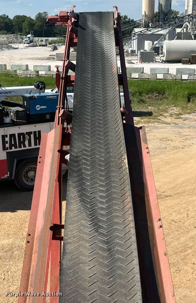 image for item EN5523 Extec 74.9 KW screening plant