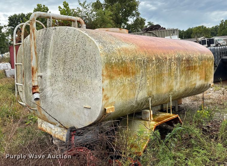 image for item EN5537 Tank truck bed