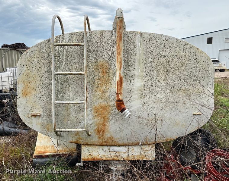 image for item EN5537 Tank truck bed