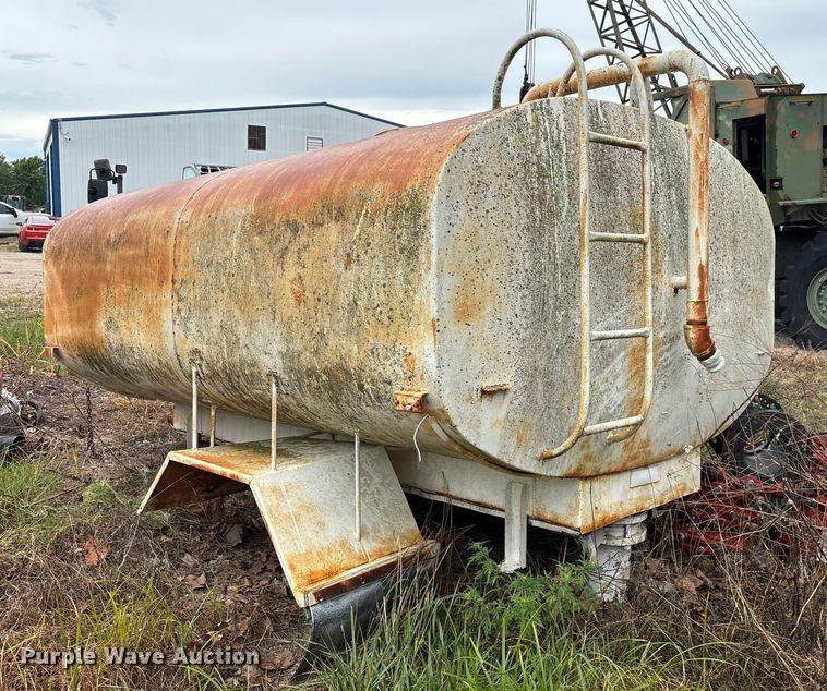 image for item EN5537 Tank truck bed