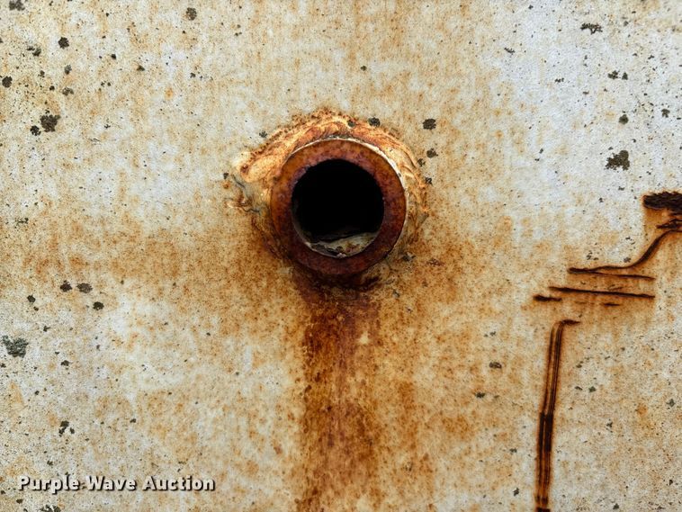 image for item EN5537 Tank truck bed