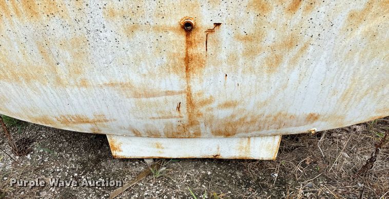 image for item EN5537 Tank truck bed