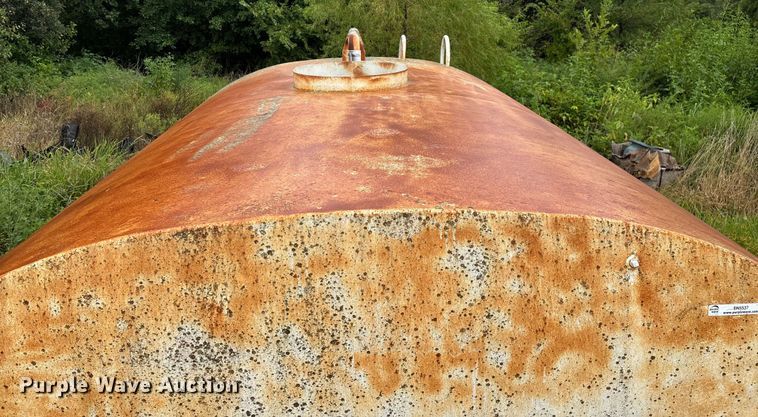 image for item EN5537 Tank truck bed